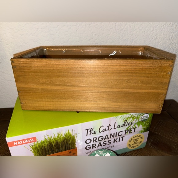 The Cat Ladies Organic Pet Grass Kit - Picture 3 of 4